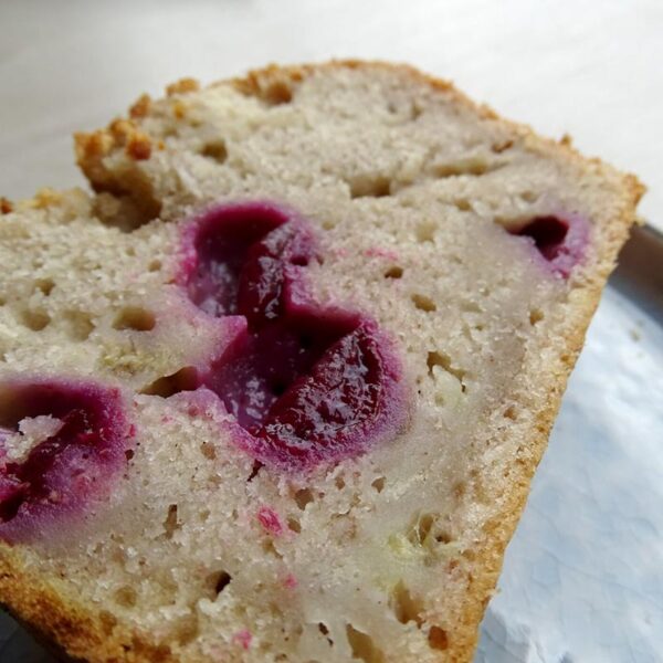 Bananenbrot mit Blaubeeren vegan quadrat